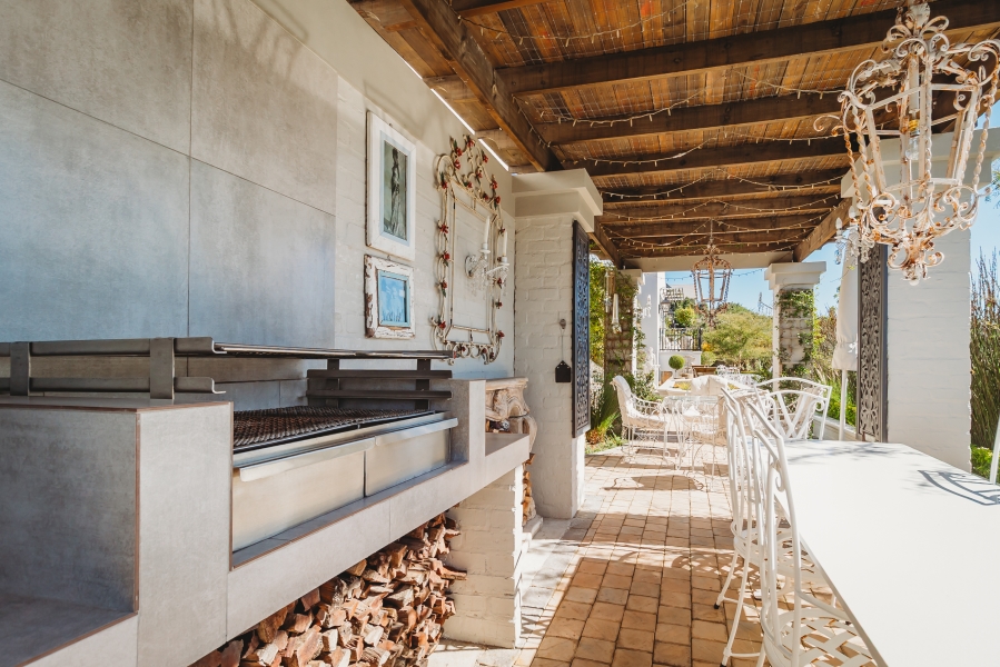 3 Bedroom Property for Sale in Kraaibosch Manor Western Cape